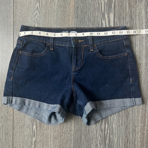 Old Navy Wow Women’s Jean Shorts. Dark wash. Size 2 Regular. 3” inseam - Picture 11 of 14